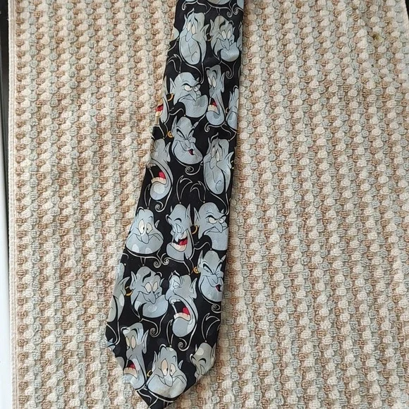 VINTAGE SUPER RARE GENIE silk tie from ALADDIN. 4" Mickey Inc. Circa 1990s - Picture 3 of 13